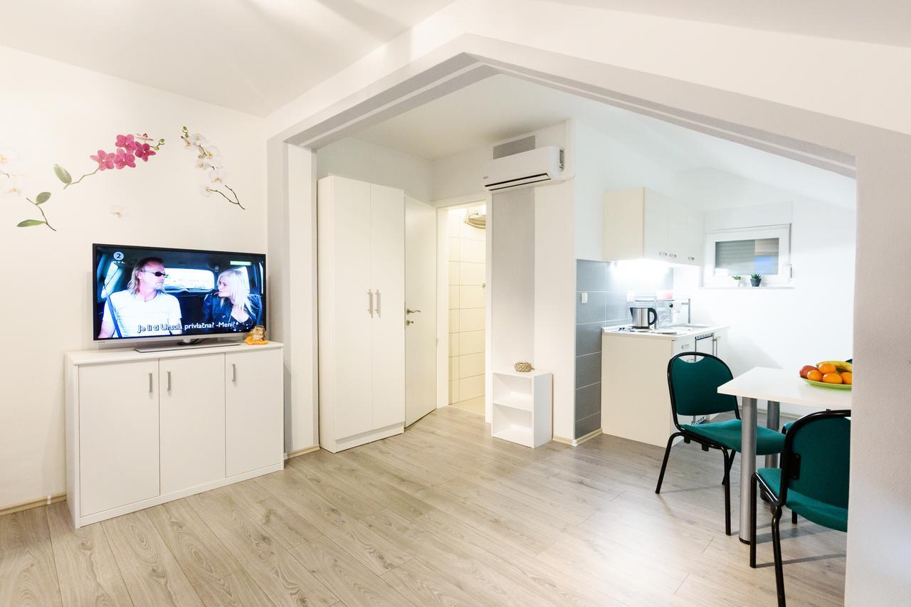 Apartmani Orhideja Gornji Karin Exterior photo